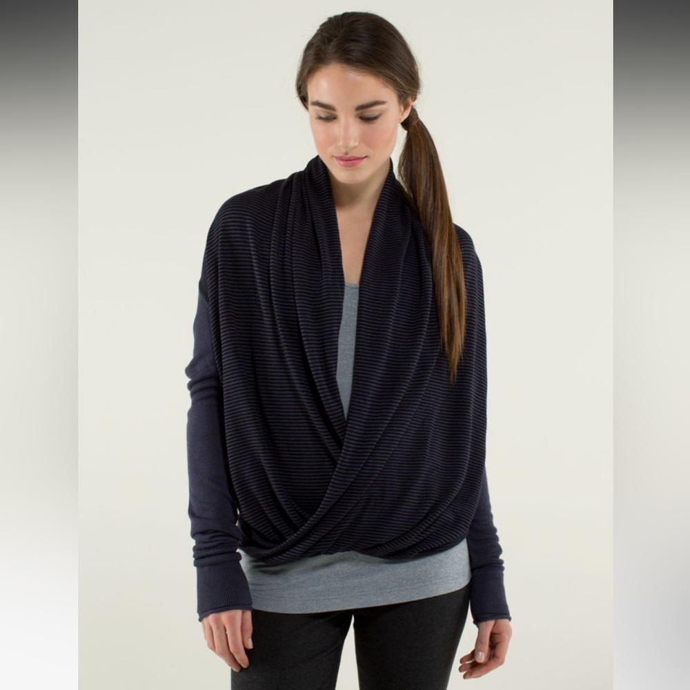 Lululemon Iconic Sweater Wrap | Cadet Blue / Black